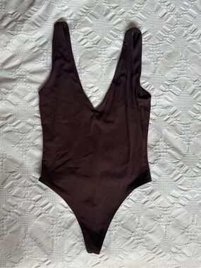Aritzia Babaton V-Neck Chocolate Brown Bodysuit